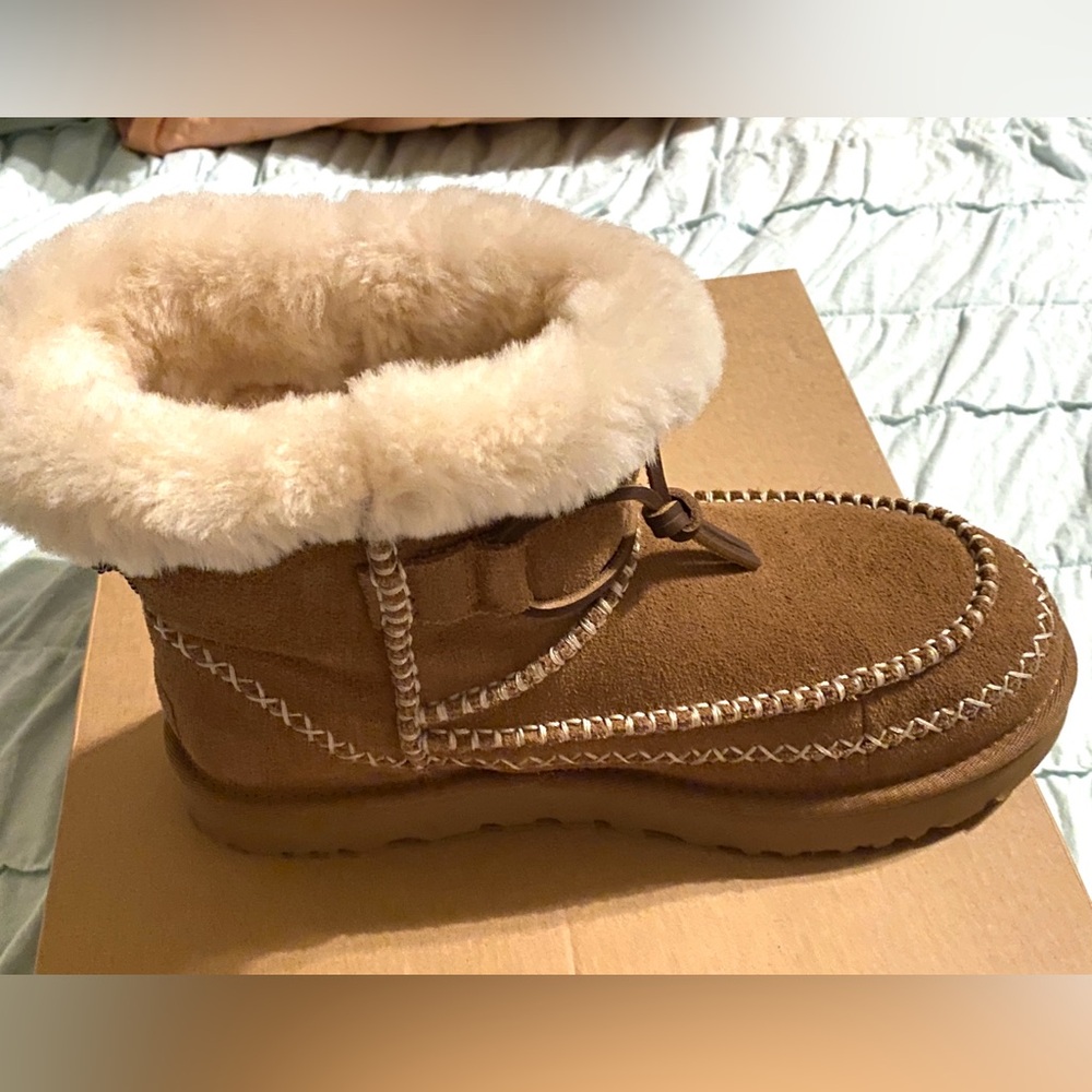 Brand New In Box Classic Mini Alpine Ugg Boots Size 9 in Chestnut - Picture 7 of 16